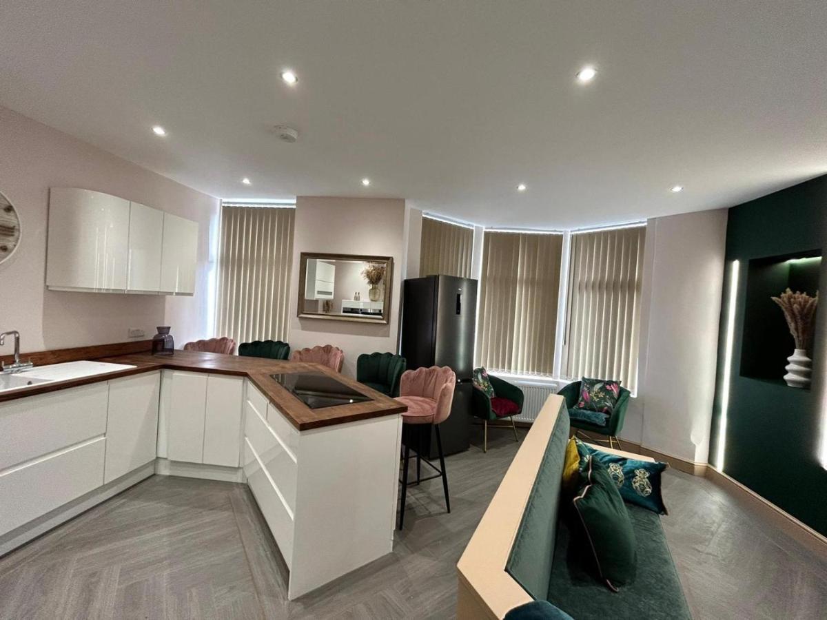 Strawberry Fields Suite By Sasco Apartments Blackpool Extérieur photo
