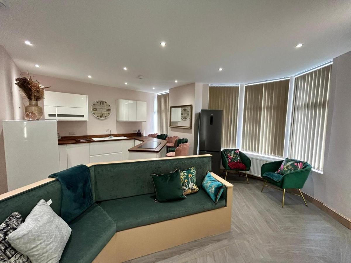 Strawberry Fields Suite By Sasco Apartments Blackpool Extérieur photo
